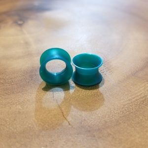 00g Emerald green tunnels
